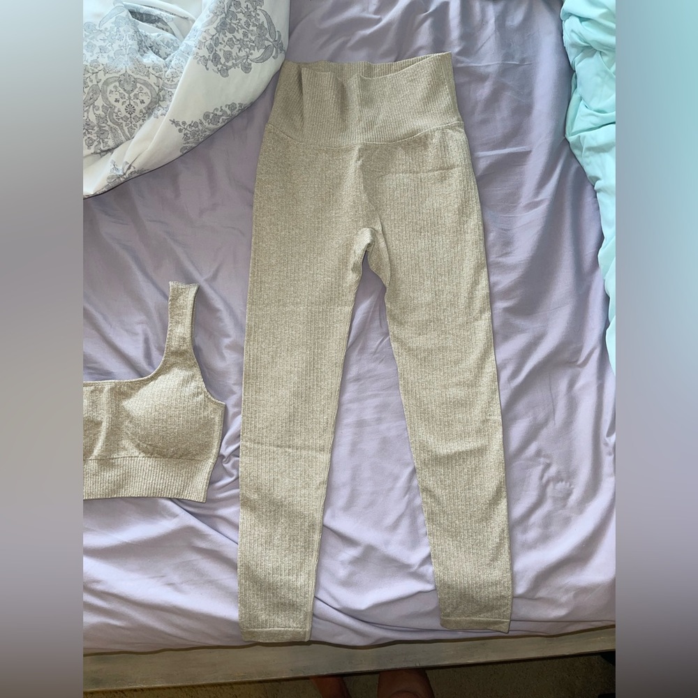 Work out set oatmeal color